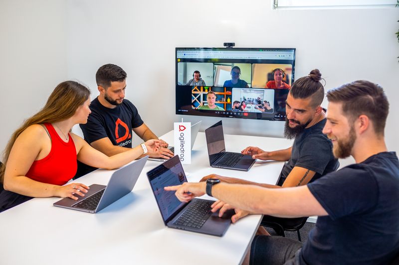 Hybrid meeting in Maribor office