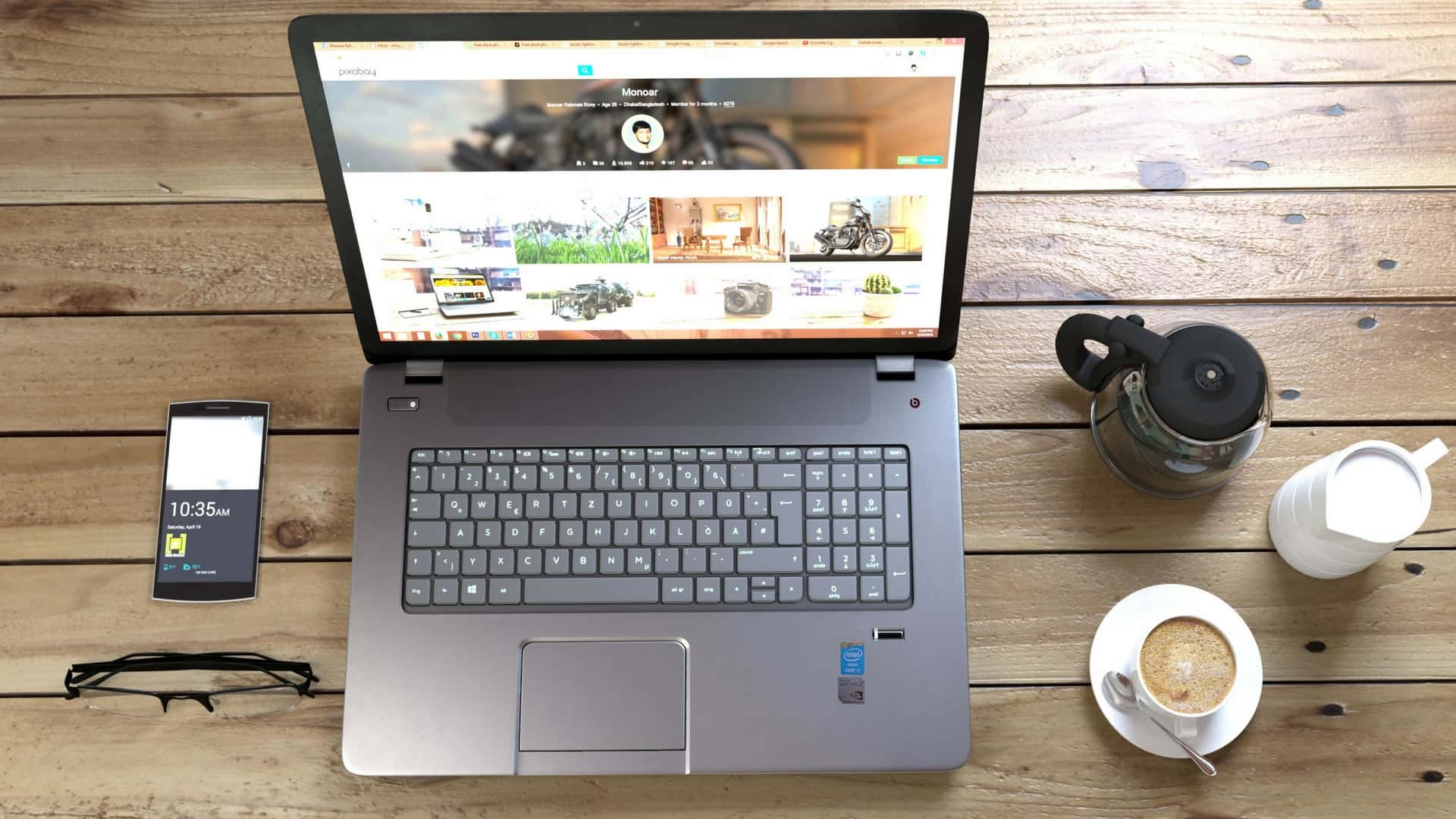 Why should agencies partner with companies rather than hire freelancers? image