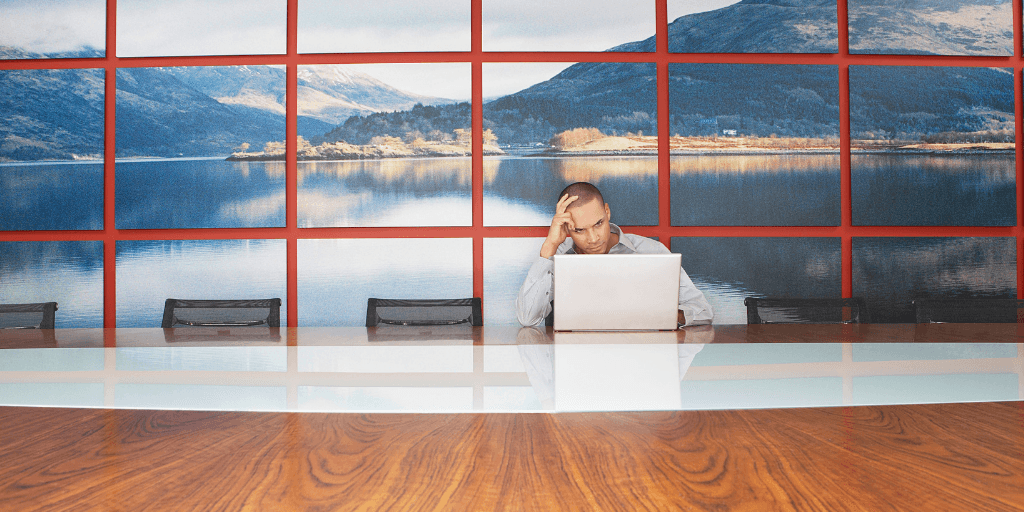 6 remote staffing challenges and how to tackle them image